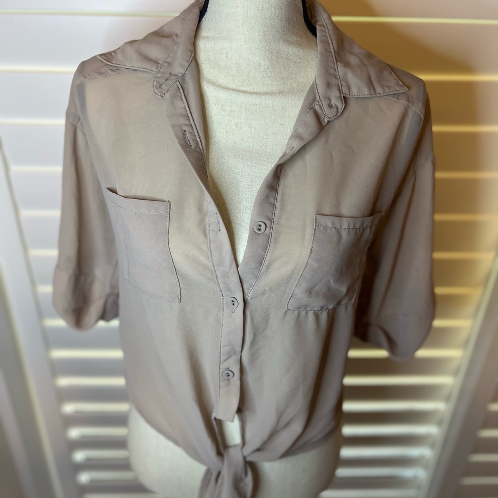 Elegant Beige Lace Back Women's Top